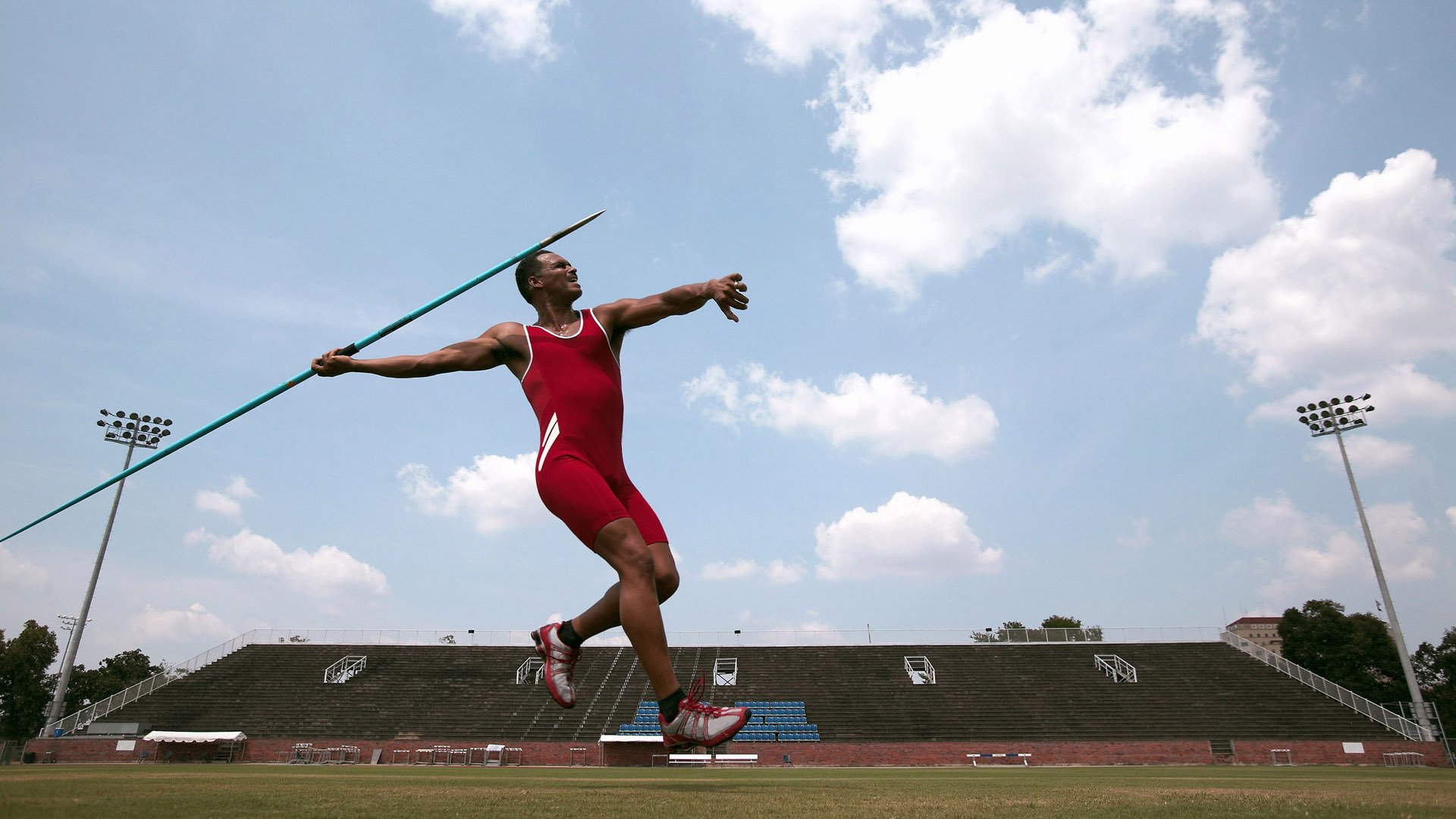 华体会登录最新地址-青少年足球战术对抗演练营在广州举行,青少年足球比赛视频