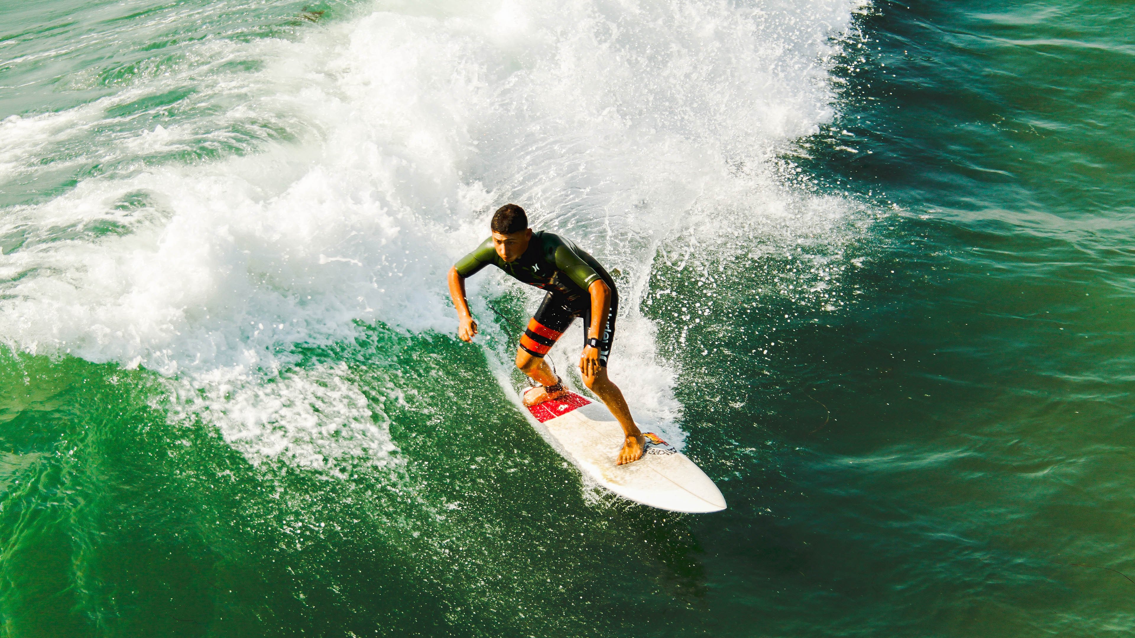 华体会平台娱乐-世界杯激情高涨：每一次传球都扣人心弦，世界杯片段